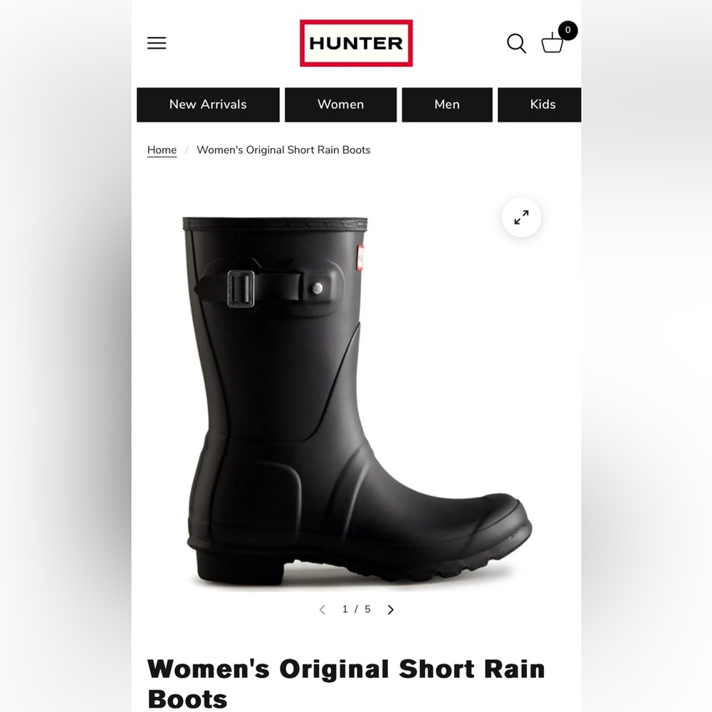 Hunter Women's Original Short Black Rain Boots & 3 Pair of Hunter Boot Socks